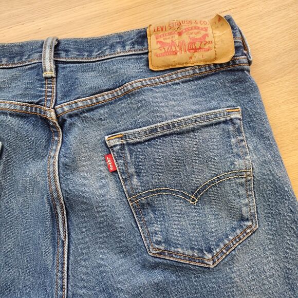Men's Levi's 501 Distressed Blue Jeans - Picture 6 of 8